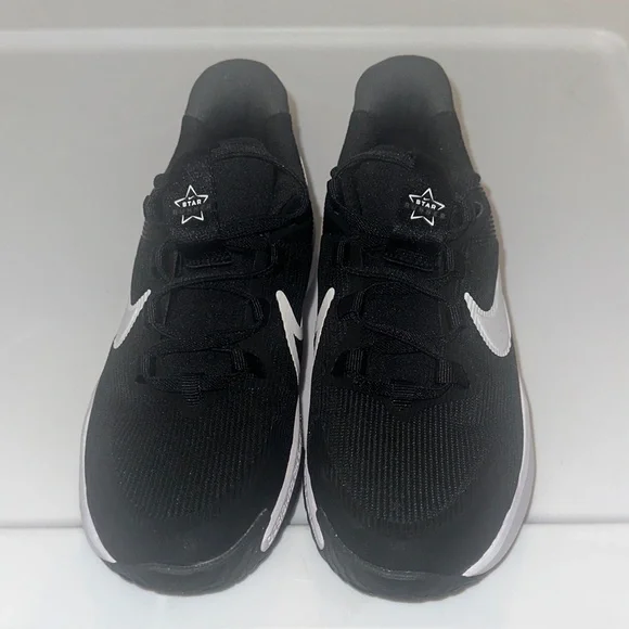 Kids Nike Dual-Tone Black and White Running Shoes - Picture 2 of 6